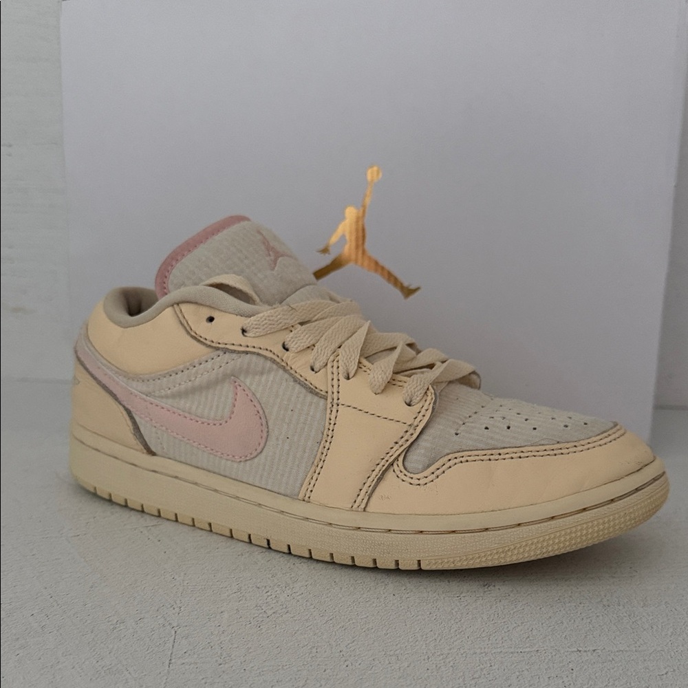 Women’s Nike Air Jordan 1 Low SE - Picture 3 of 14